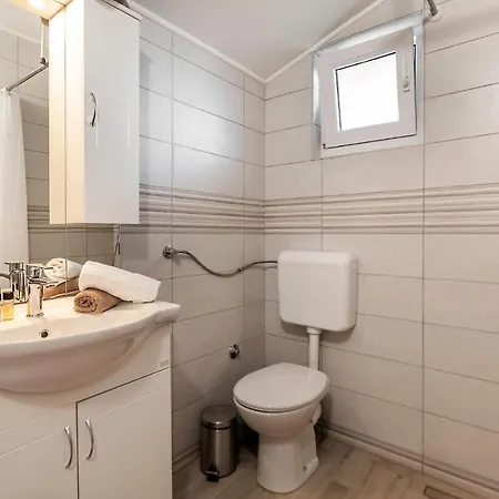 Awesome In W/ 1 Bedrooms Медулин
