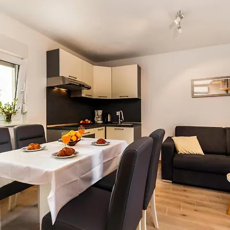 Awesome In W/ 1 Bedrooms Holiday home *