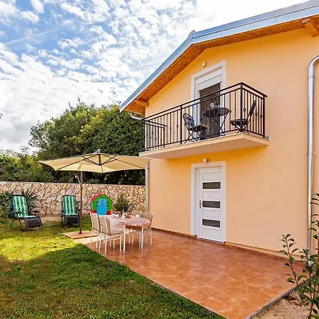 Awesome In W/ 1 Bedrooms Holiday home *